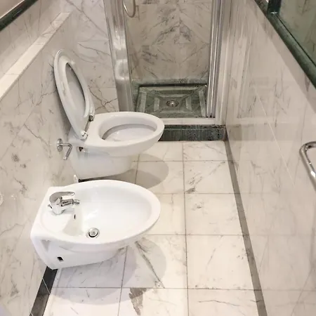 Hotel Catone 2*